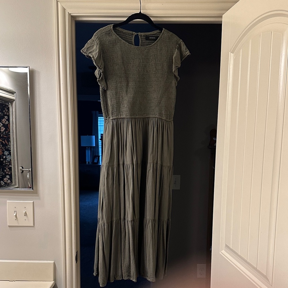 Chic Gray Midi Dress